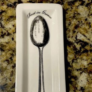 Fishs Eddy "Rest in Grease" Ceramic Spoon Rest 9" Black & White BRAND NEW